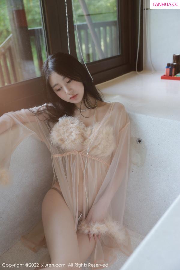 谢晚晚  [XiuRen]高清写真图 2022.11.02 No.5796 谢晚晚 丝袜妩媚第19张图片